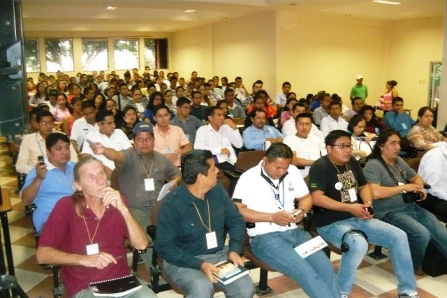 Participantes en el quinto Congreso Internacional de Software Libre efectuado en la extensión de la Uleam. El Carmen, Ecuador.