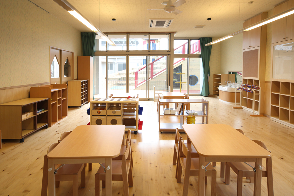 ～にじ組（５歳児）保育室～　定員２５名・１号２名です。
