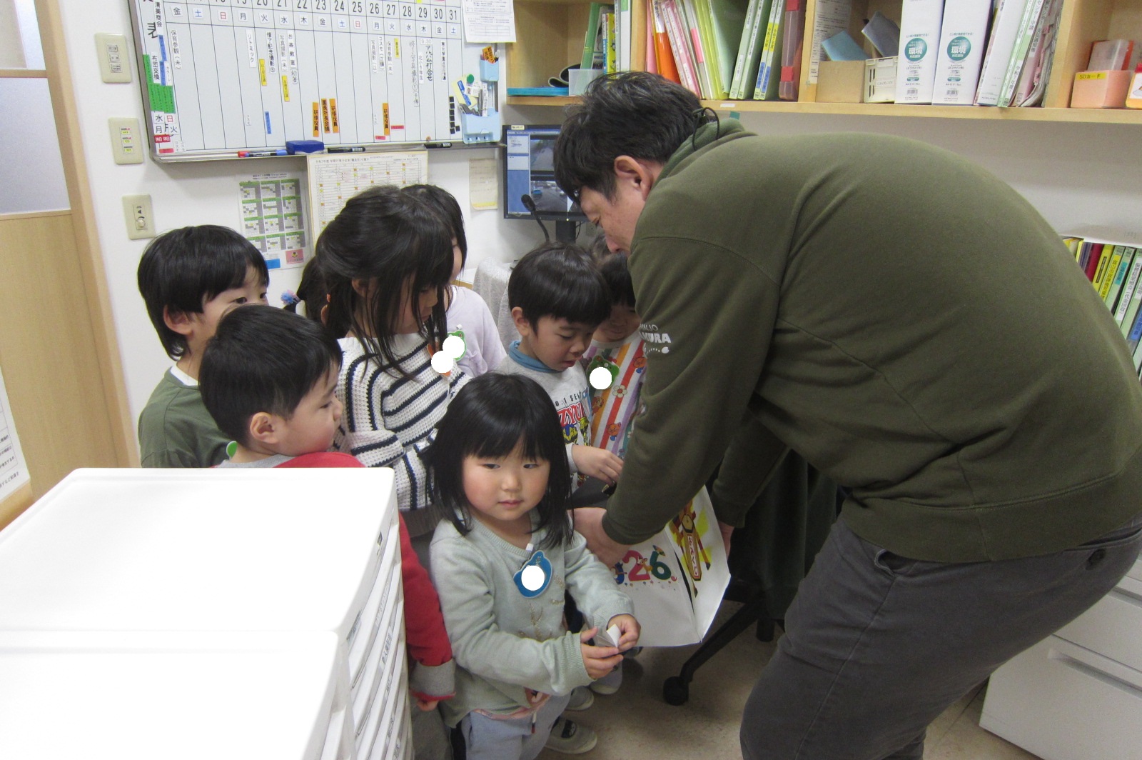 園長先生と答え合わせ♪　おみくじも引いたよ！