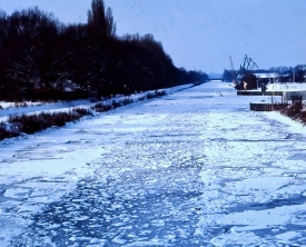 Dattel-Hamm-Kanal mit Eis