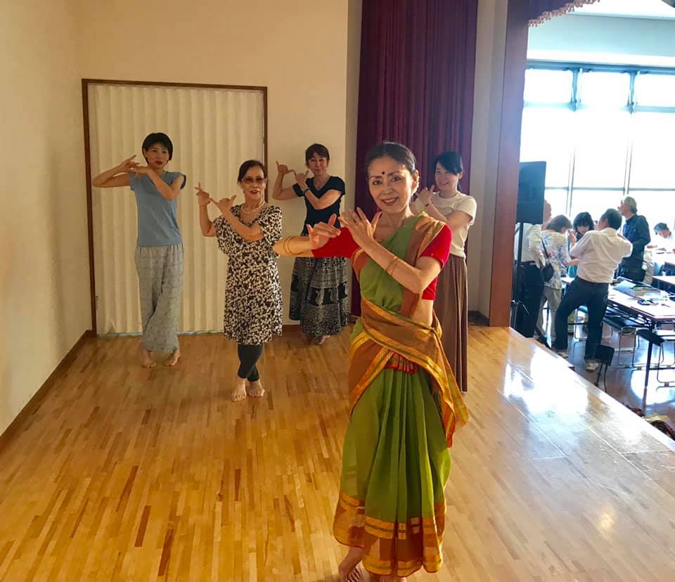 南インド古典舞踊ワークショップ／モガリ真奈美