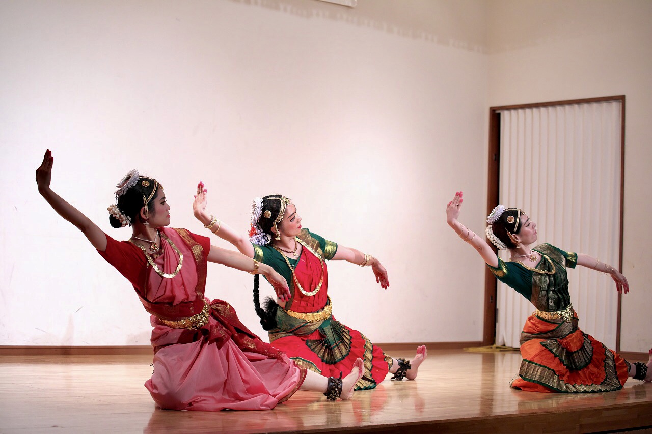 南インド古典舞踊／マルガユニティー
