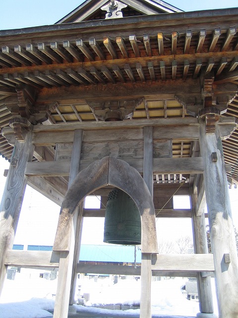 長円寺梵鐘　十三湖伝説のある梵鐘です