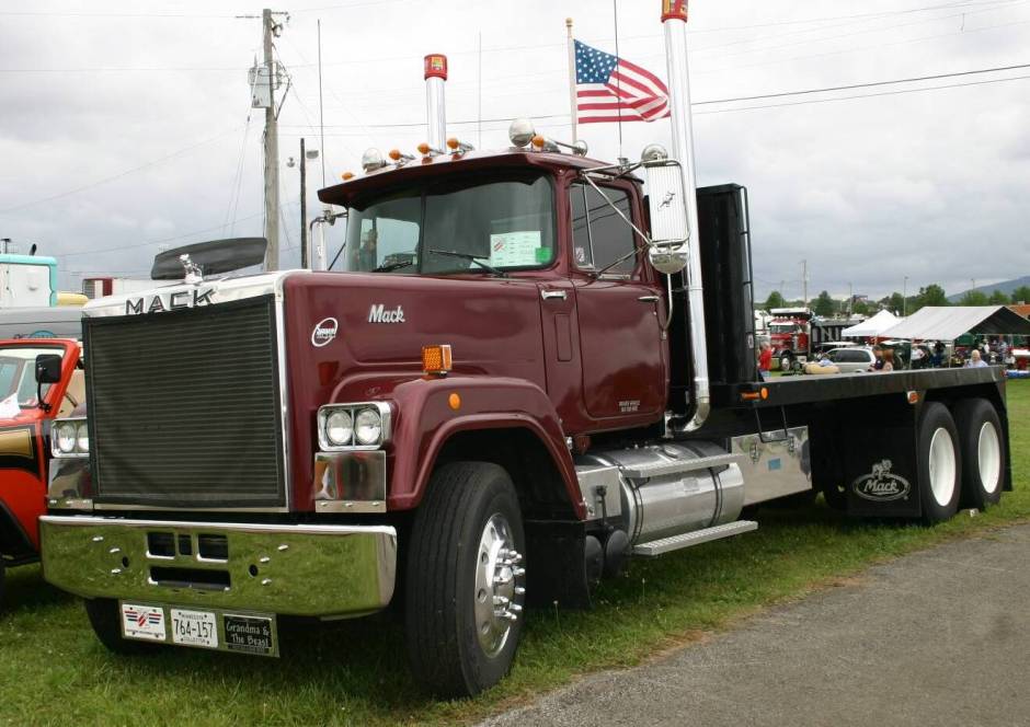 1980 Mack Truck Model RWS-786LST