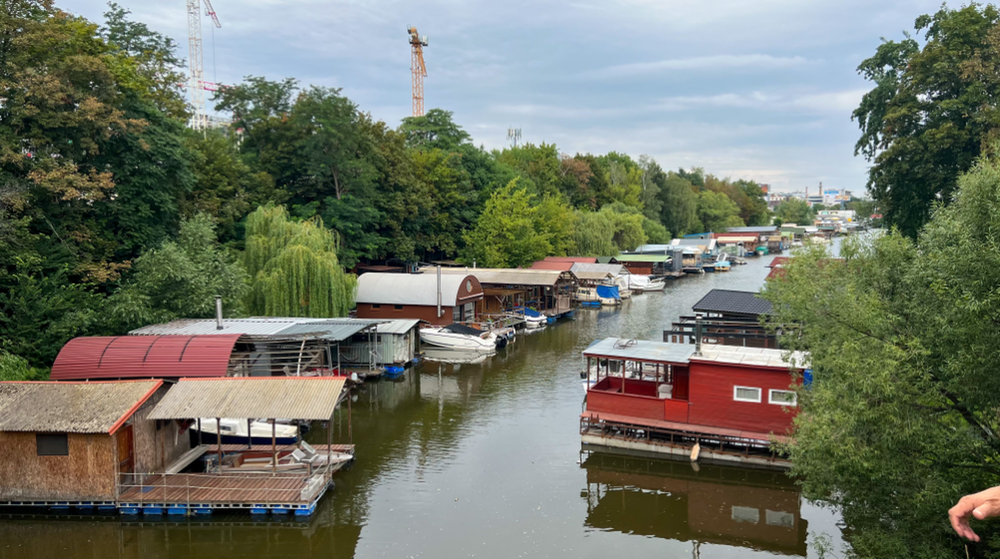 Hausboote auf der Moldau