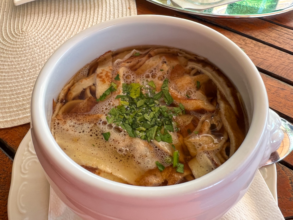 Rindsuppe mit Frittaten