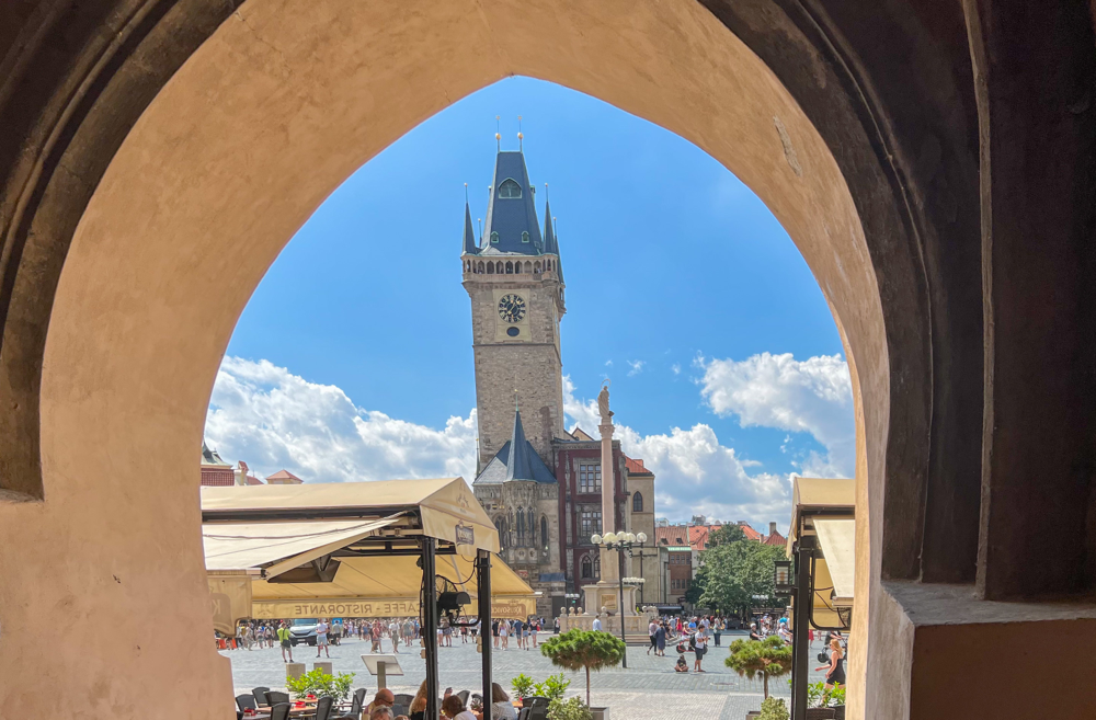 Altstädter Ring mit Rathaus