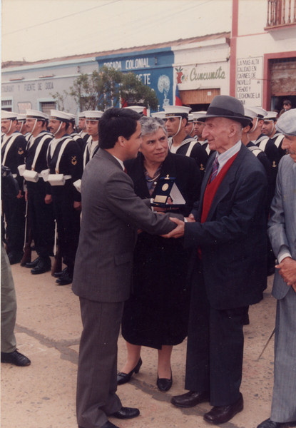 Alcalde René Matura junto a Pepita y el doctor Sánchez