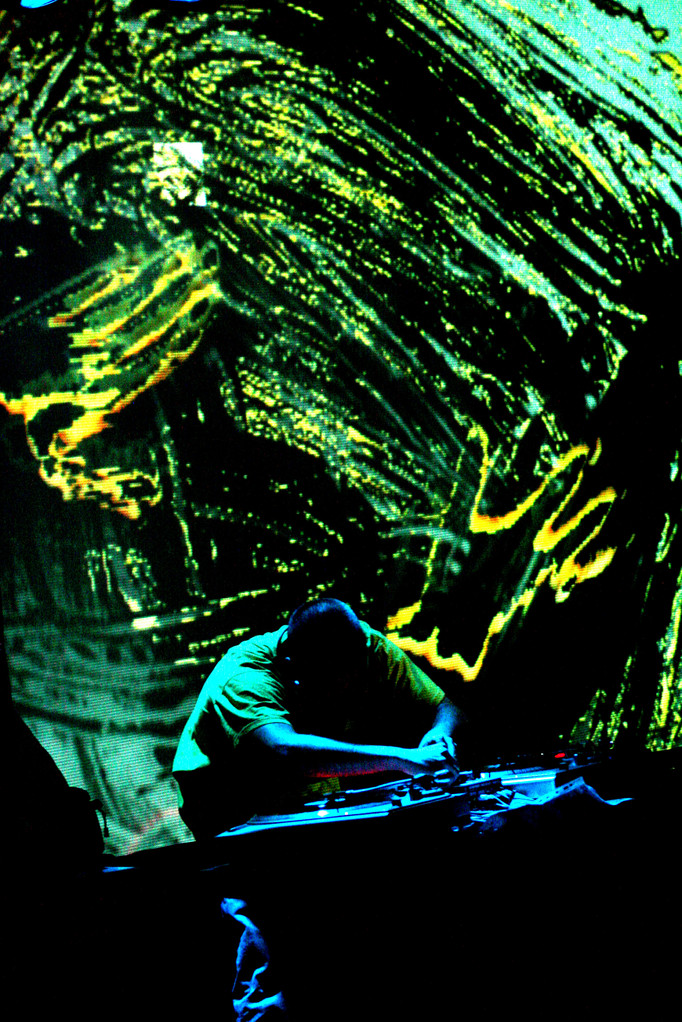 "Soirée numérique" - performance picturale projetée en direct sur mix (T.Richard) 