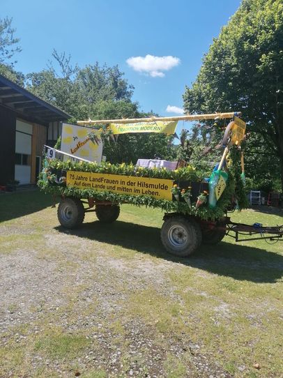 der fertige Wagen für den Umzug