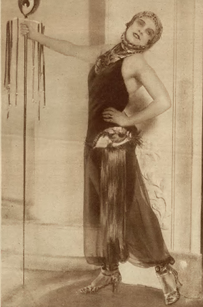 Zula Pogorzelska w kabarecie Perskie Oko 1925