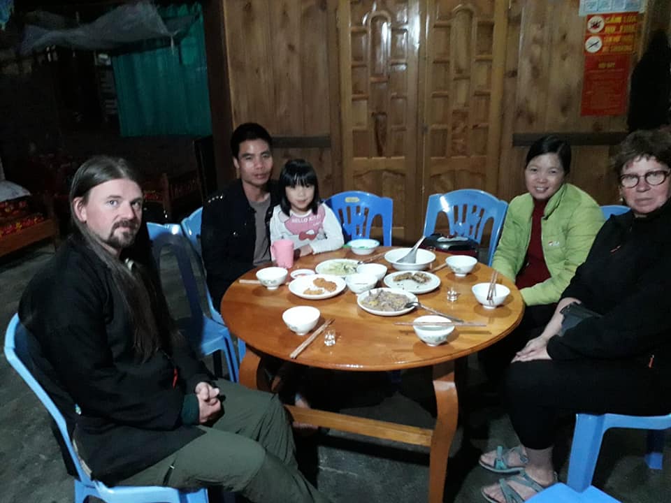 Délicieux dîner chez Cuong et Phuong.