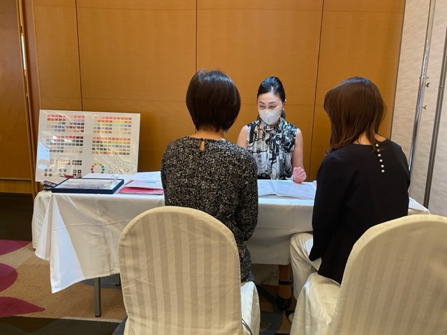 キレイマルシェの戸崎晴美先生「カラータイプ診断」「顔タイプ診断」予約は満席でした。