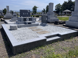 柏木ヶ岡墓地で洋型墓建立
