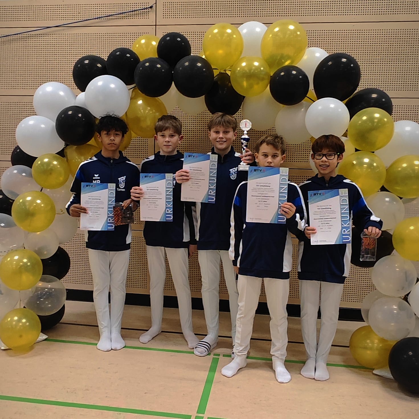 TSV-Unterföhring-Turner beim Landesentscheid: Vizemeisterschaft für die C-Jugend