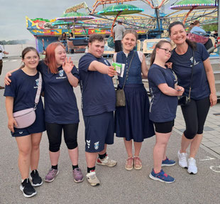Inklusive Tanzgruppe feiert Premiere beim Bürgerfest