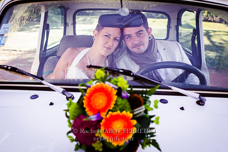 mariage, mariage champêtre, mariage en voiture ancienne, mariage en mini, couple,rachel jabot ferreiro, erjihef photo