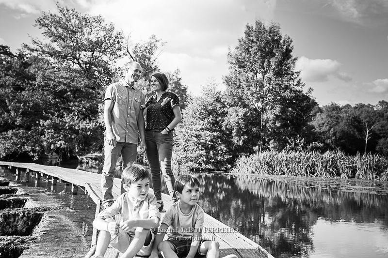 photos de famille, photos d'enfants, portraits de famille, vendée, photos de famille en vendée, photographe de famille en vendée, famille en bleu, camaieu de bleu, rachel jabot ferreiro, erjihef photo, harmonie vestimentaire et photo