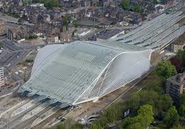 La gare dite Calatrava, du nom du célèbre architecte catalan qui l'a conçue et construite