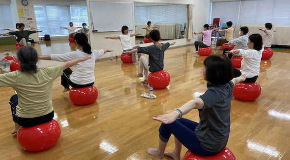 バランスボールエクササイズ講座の様子