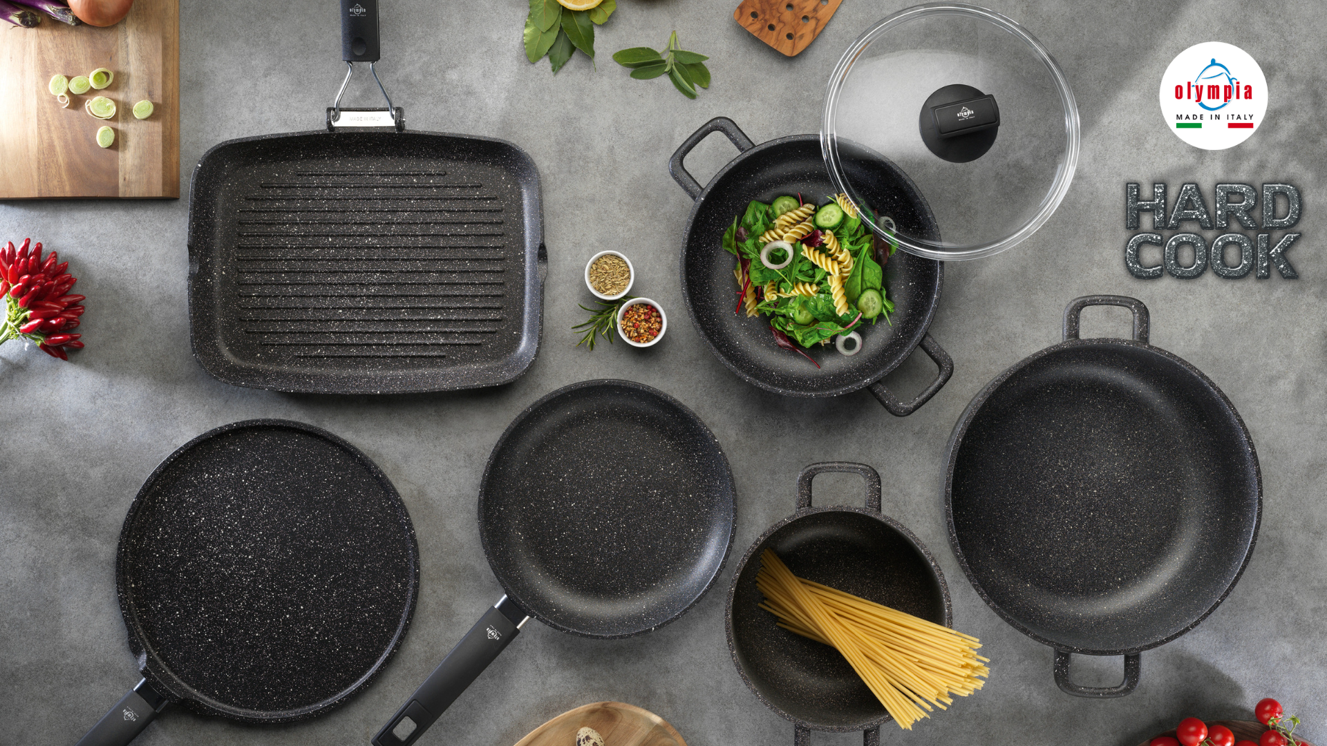 Hard cooked. перед использованием яиц в кулинарии. 1 вареное яйцо. кухонная посуда вазаро. нано кухня блюда.