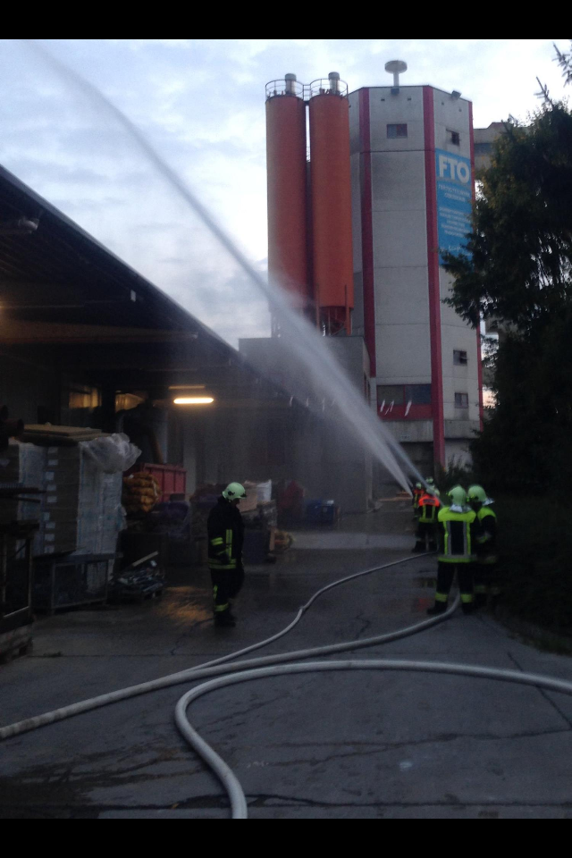 Übung bei der Fa. FTO Obermain in Horb am Main am 25.09.2014 im Rahmen der Feuerwehr-Aktionswoche (1) - (Foto: FF Burgkunstadt)