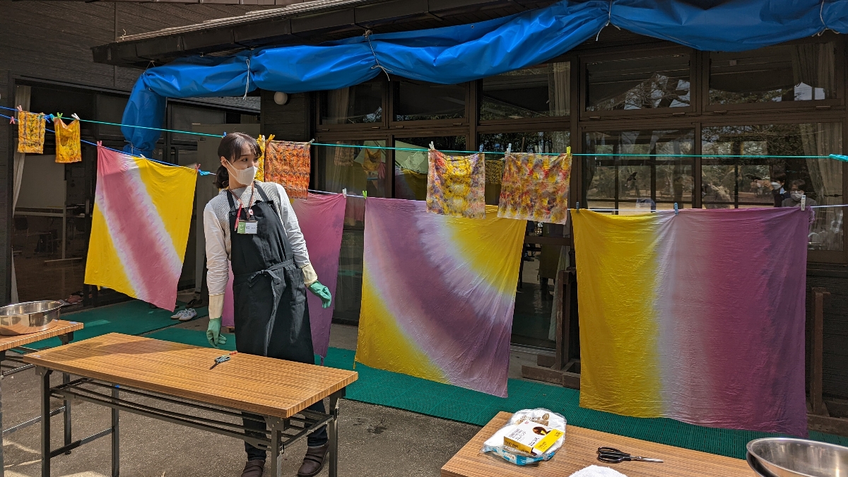 小川和恵　    (草木染講座)バンドルダイのハンカチと多色染の風呂敷 　　 川崎市 　22/3/16