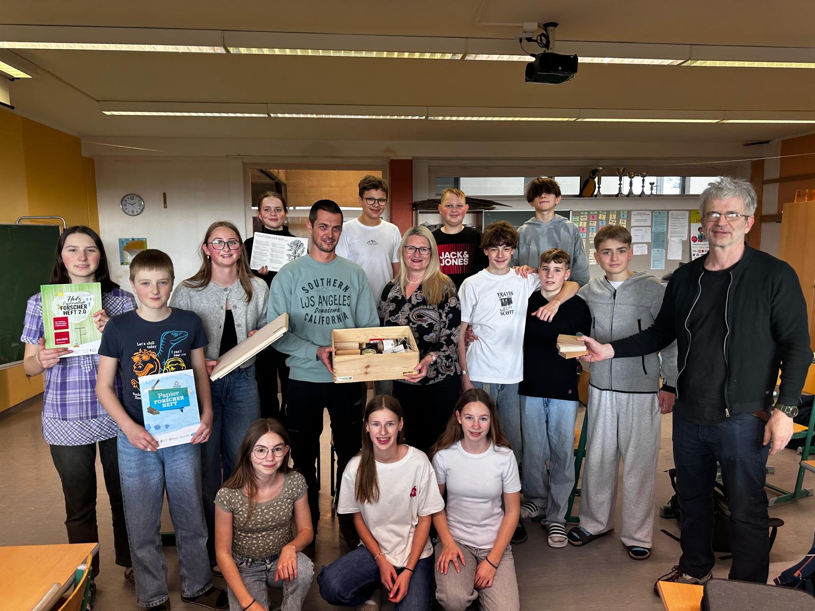 Übergabe der Holzforscherbox