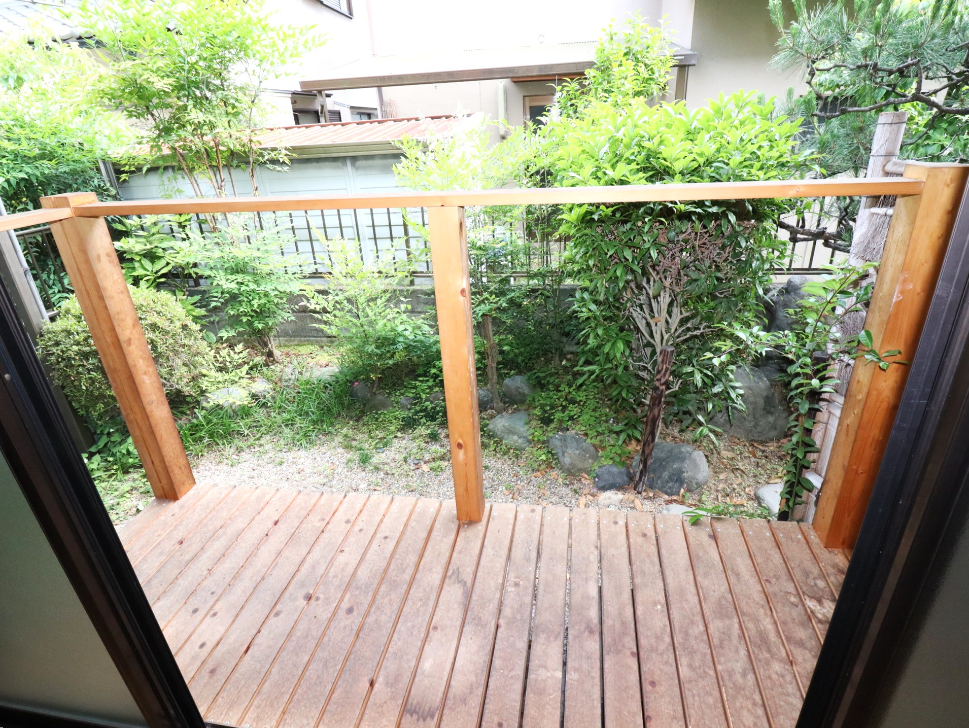 ウッドデッキ（物干にもなります）