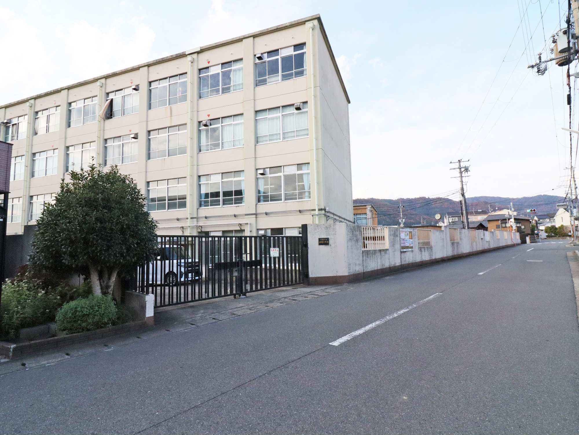 柊野小学校　980ｍ