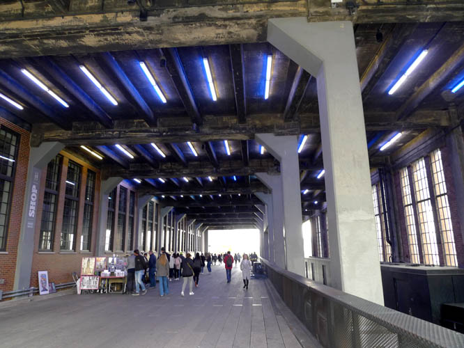 Bridge on the high line