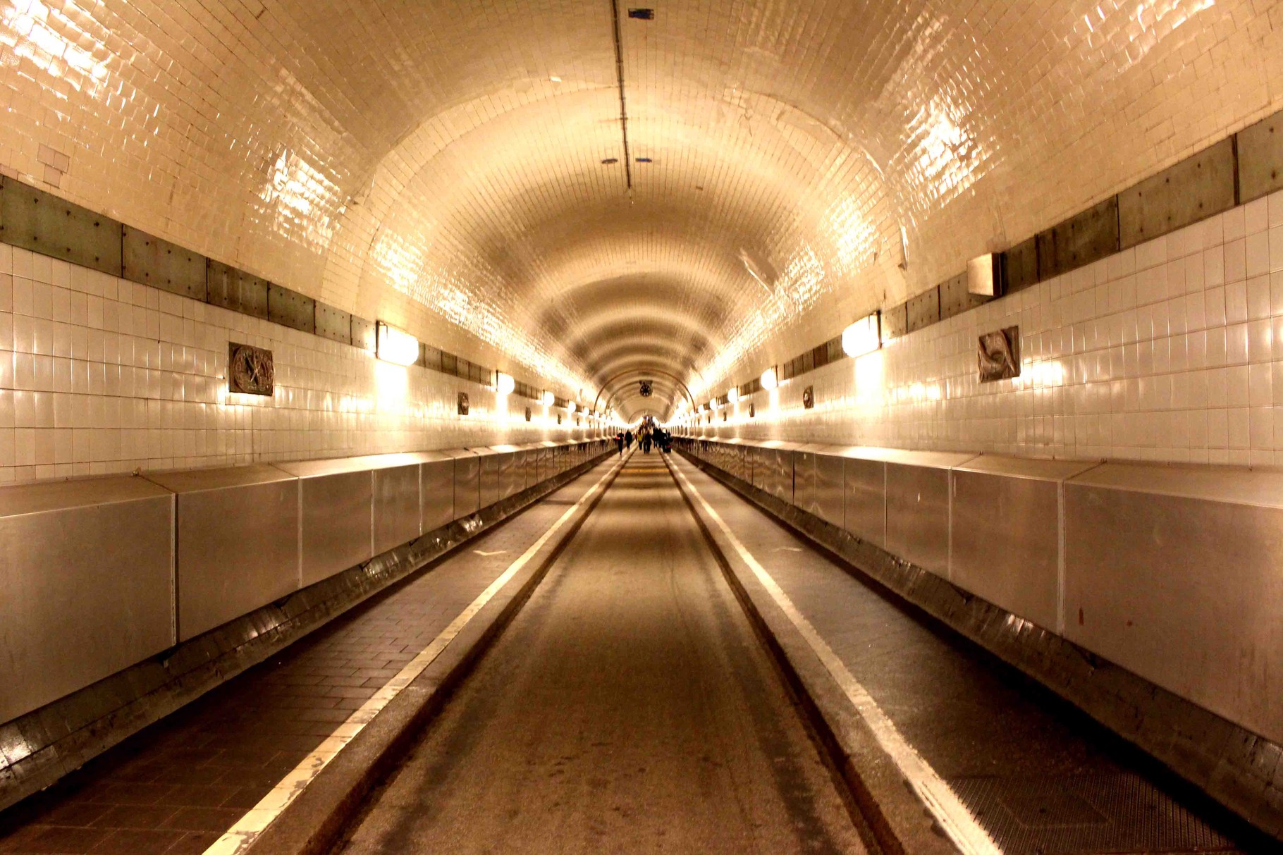 Alter Elbtunnel Hamburg Journeytodesign Com