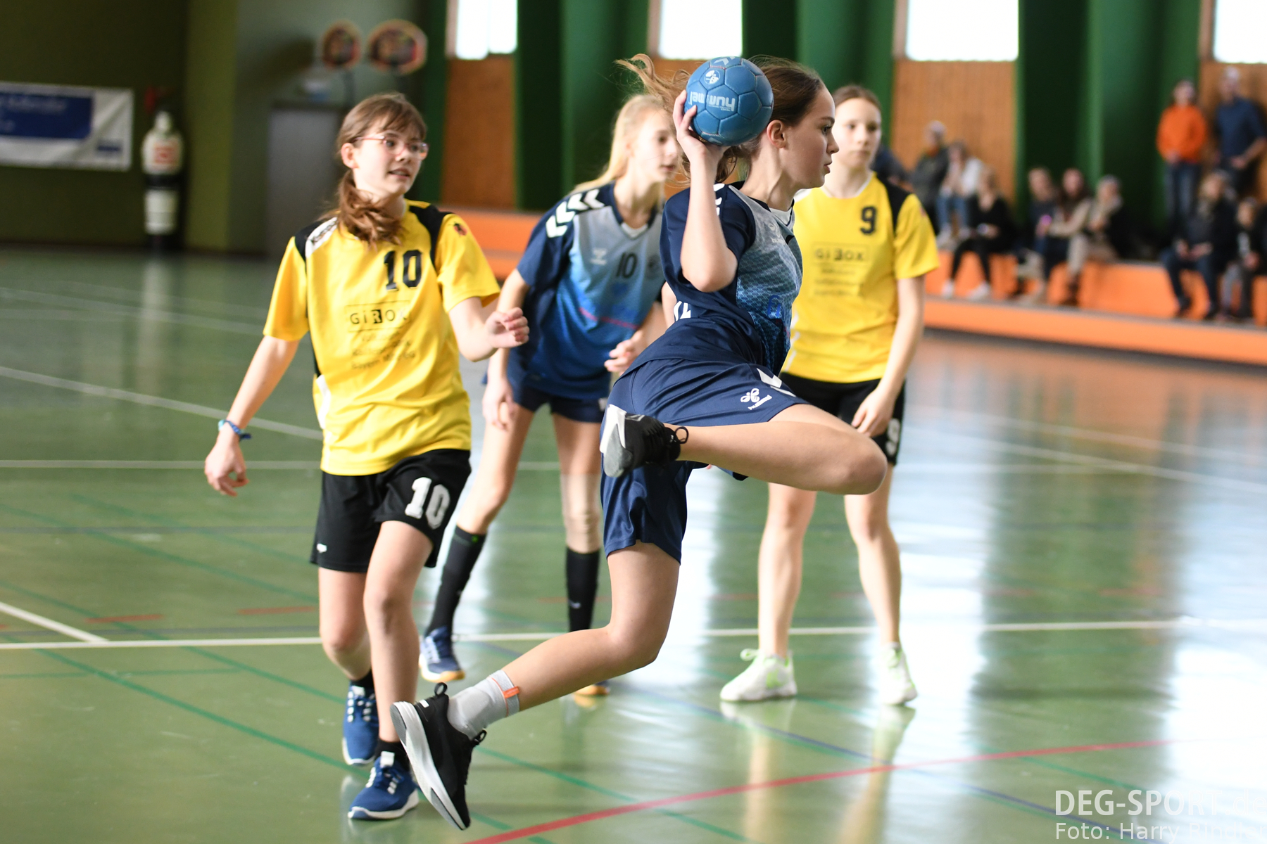 Die SSG Metten C-Jugend w gewinnt ihr Heimspiel gegen HF Scheyern