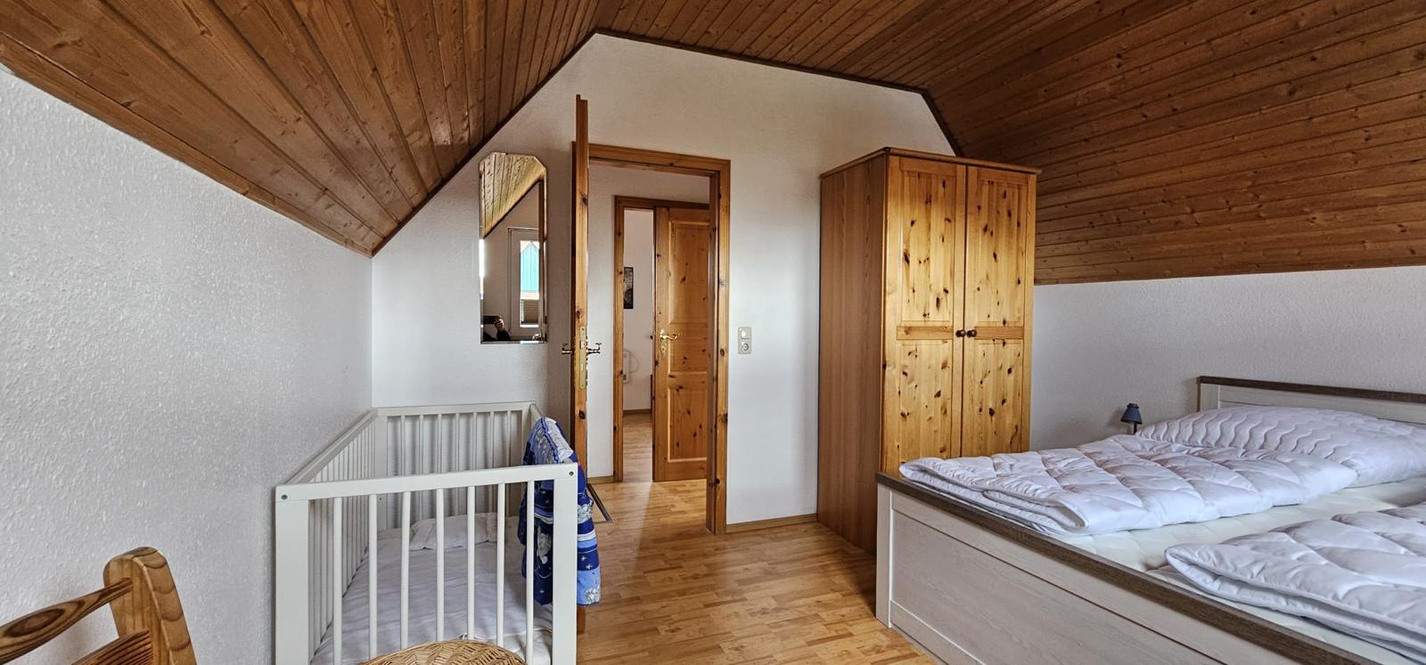 ...und mit Kinderbett