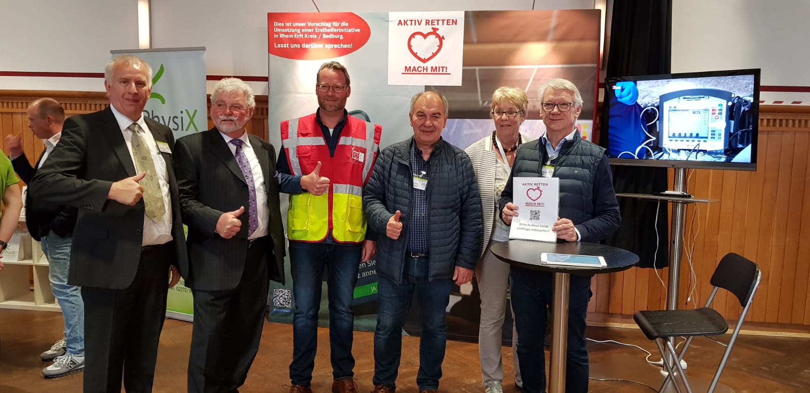 extra aus Dänemark angereist ist die Firma FirstAED