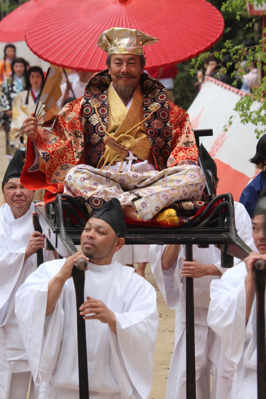 京都市, 醍醐寺 Daigoji, Ho-Taiko Hanami Gyoretsu (Toyotomi Hideyoshi's cherry blossom viewing parade)