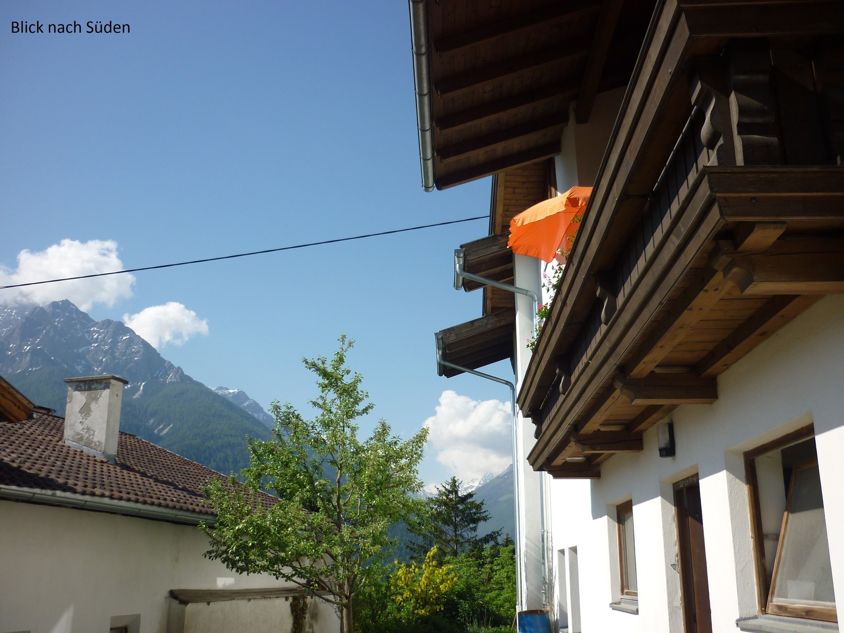 großer Balkon nach Süden gerichtet