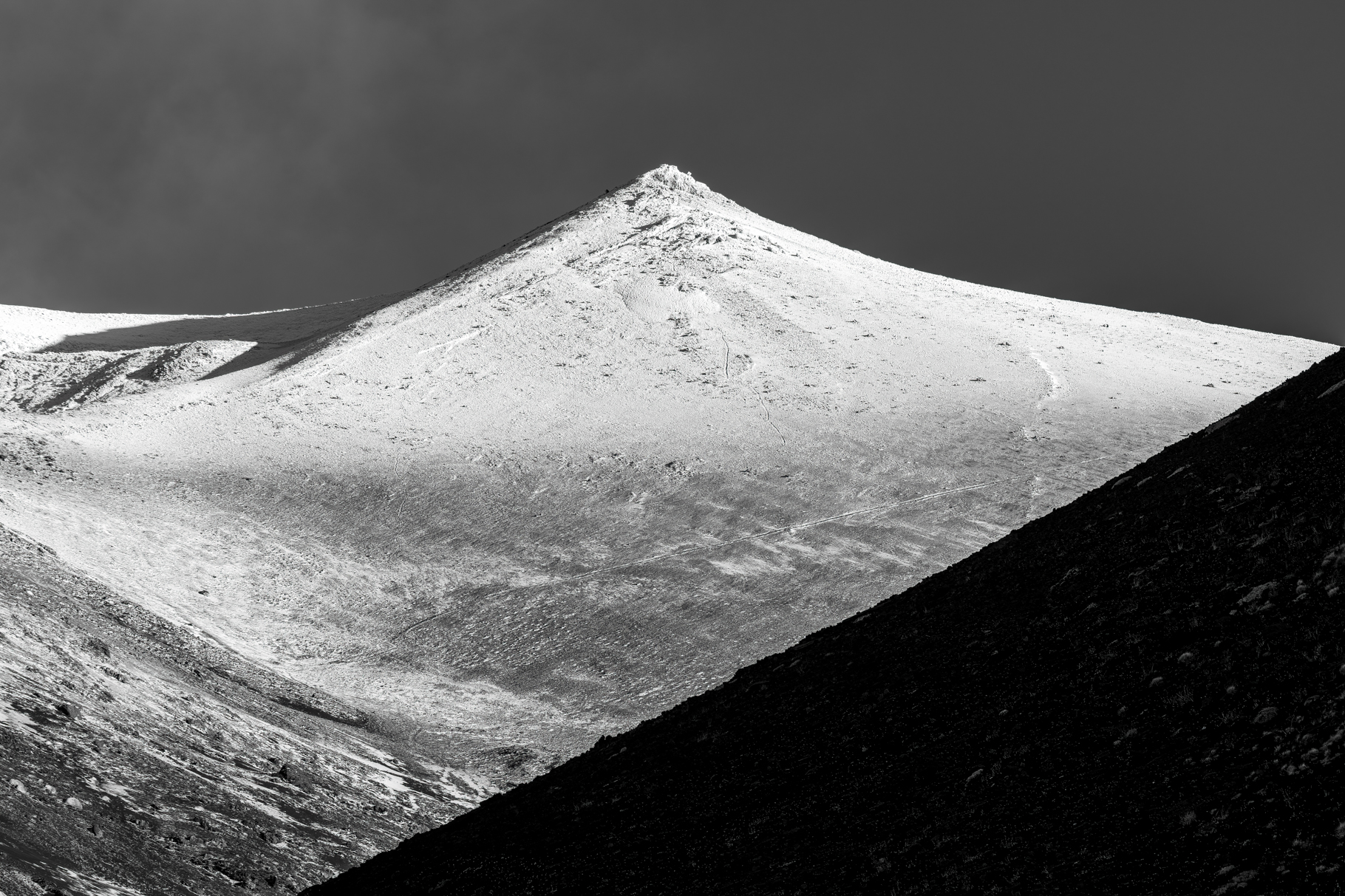 Ätna S/W [200 mm / f8 / ISO 64 / 1/200 Sek.]