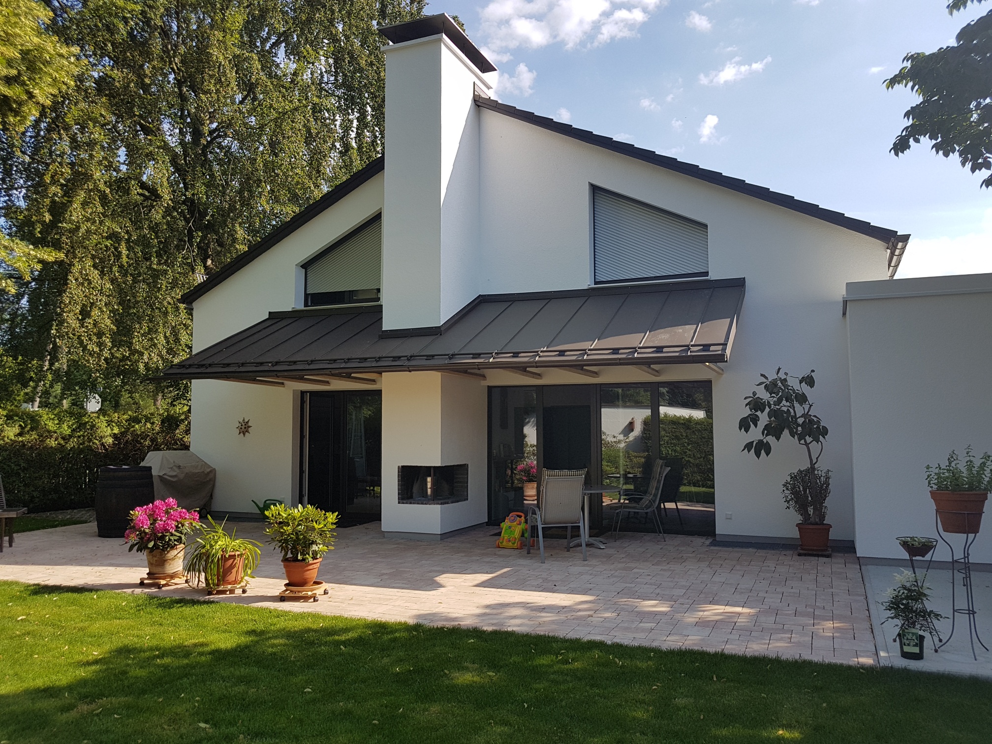 neue gestaltete und wärmegedämmte Fassade 