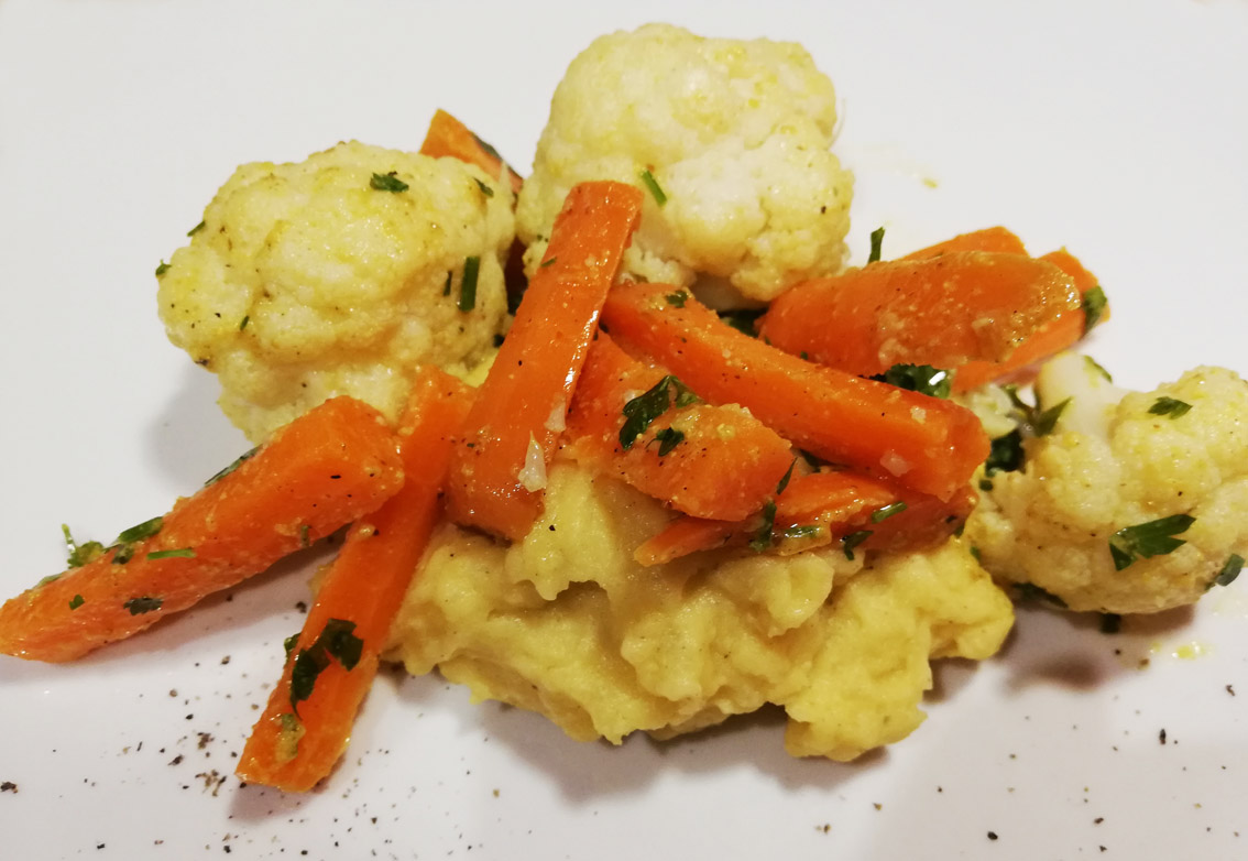 Rezept: Blumenkohl-Karottengemüse mit Kartoffelstampf - Basenfasten I ...