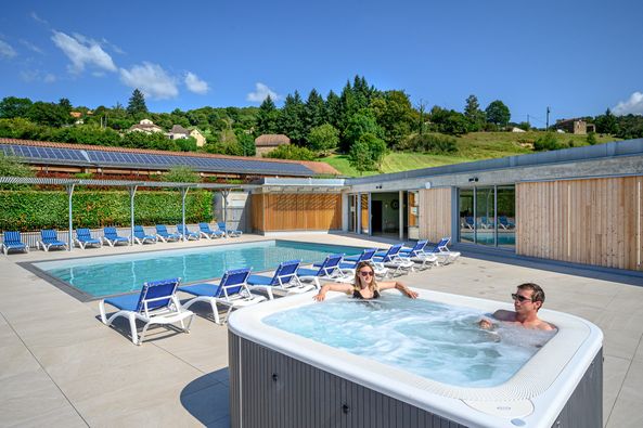 Piscine extérieure Jeûne et Randonnée Nature Eveil et Sens Lot