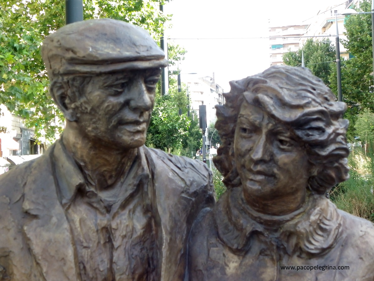 MONUMENTO EN RECUERDO AL EMIGRANTE