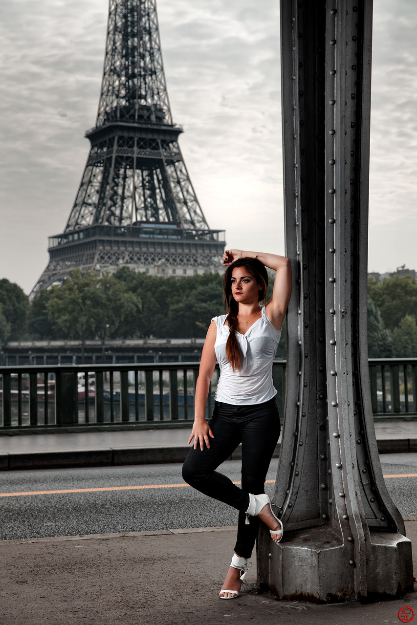 Solène, Pont de Bir Hakeim, Paris, 2014