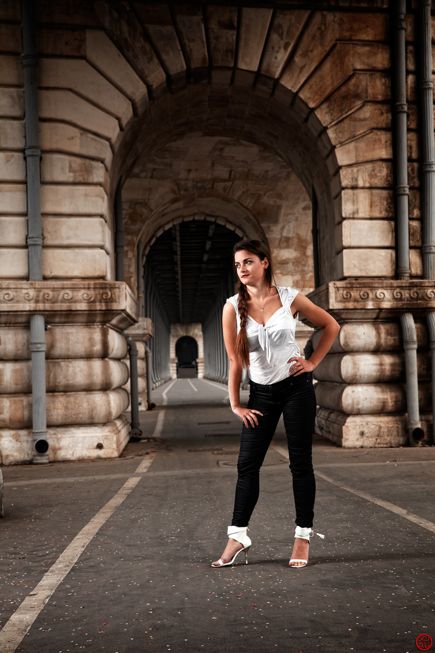 Solène, Pont de Bir Hakeim, Paris, 2014