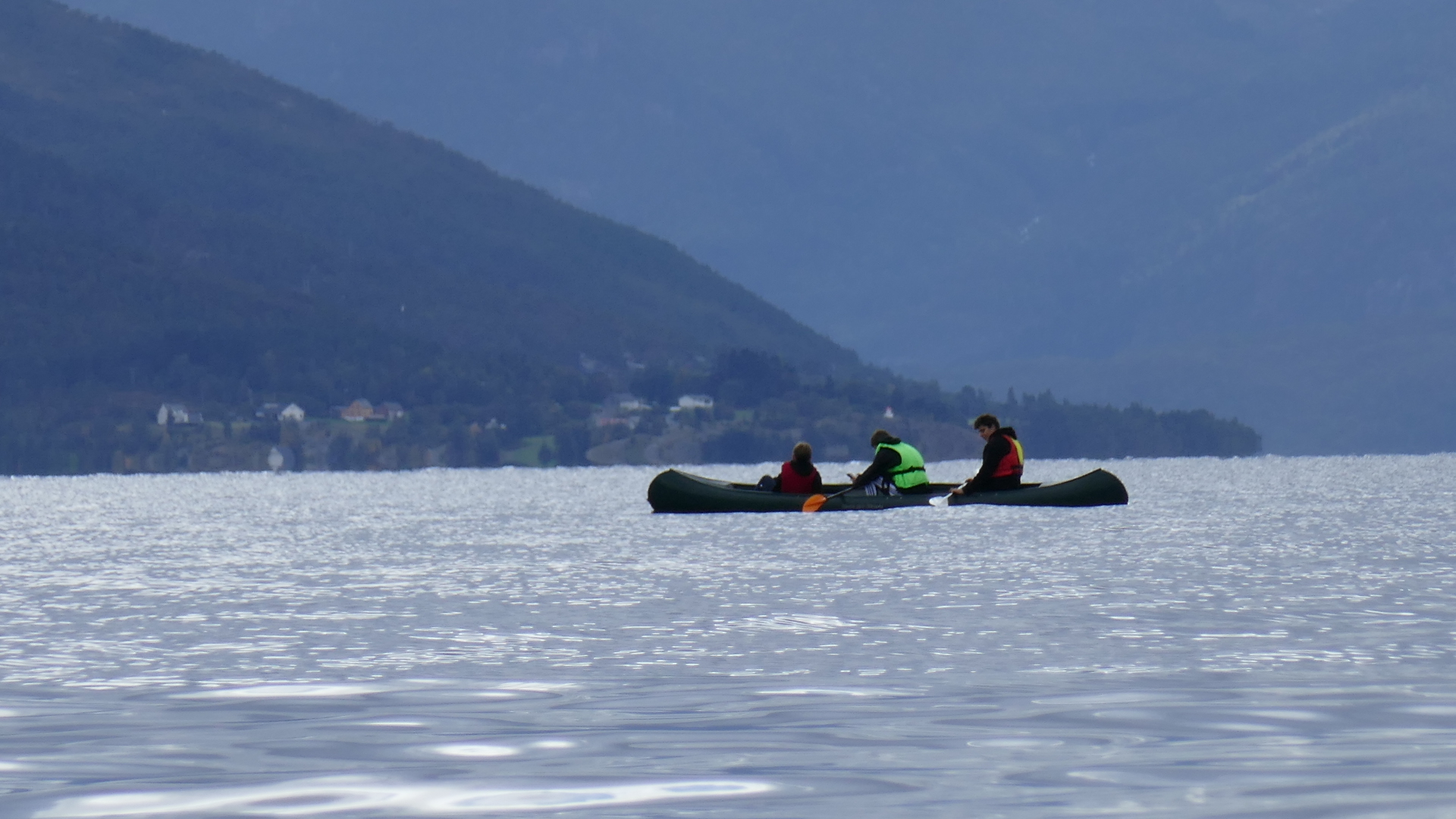 Paddeln auf dem Hardangerfjord mit Schülern