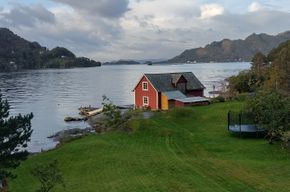 Die einsame Hütte am Hardangerfjord.