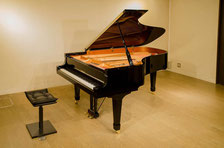 ［貸しホール、貸し教室、貸しスタジオ、多目的スペース、レンタルスペース］里夢のグランドピアノ