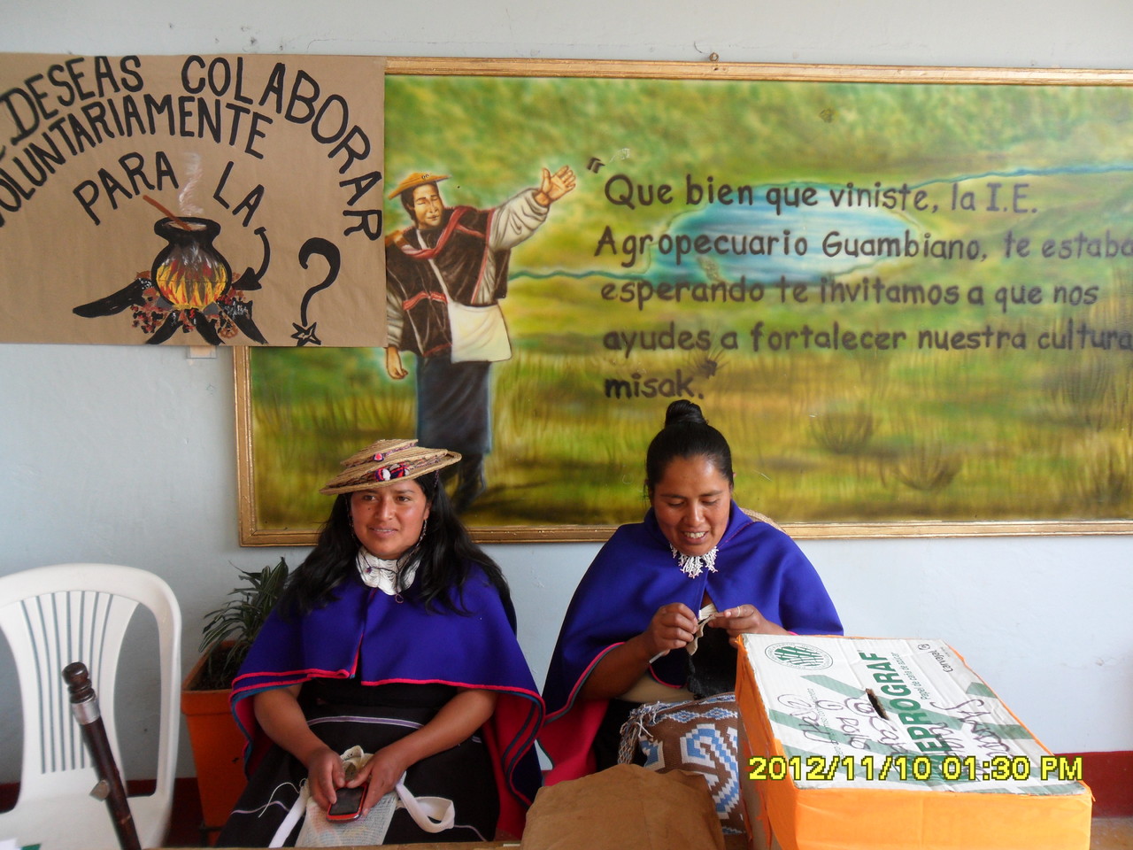 Jovenes dando la bienvenida al Reencuentro Educación Ancestral en Guampia (2012)