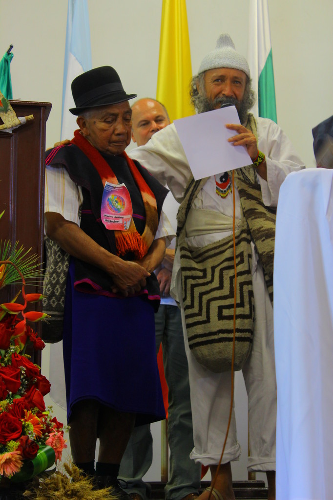 Bunkuanimaku con el Taita Javier Calambáz de la comunidad Misak 
