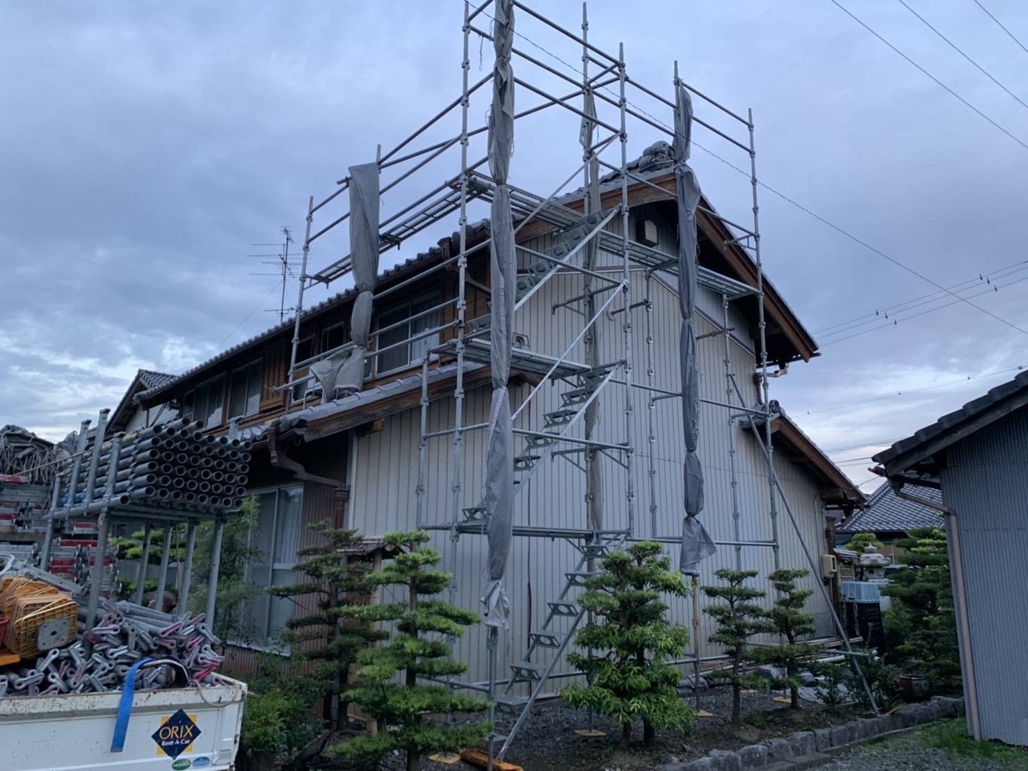 養老町大場で瓦漆喰補修 養老の瓦漆喰専門店 外壁塗装 屋根工事のエイトリハウス